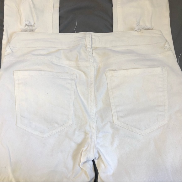Forever 21 White Distressed Jeans Size 26 - Picture 12 of 12